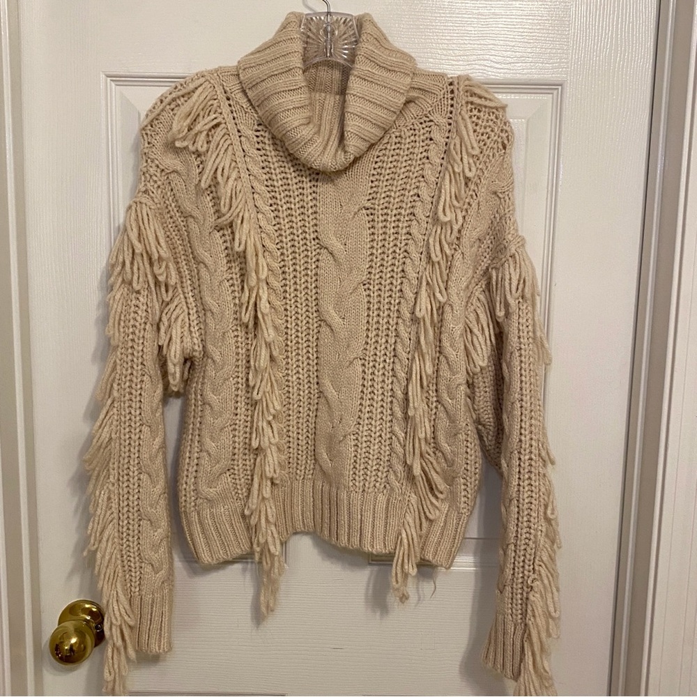 Cream Turtle Neck Sweater🤎
